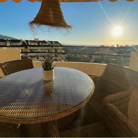 2-bed - Sea View - 10m From Puerto Banus *