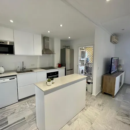 2-bed - Sea View - 10m From Puerto Banus Apartment *