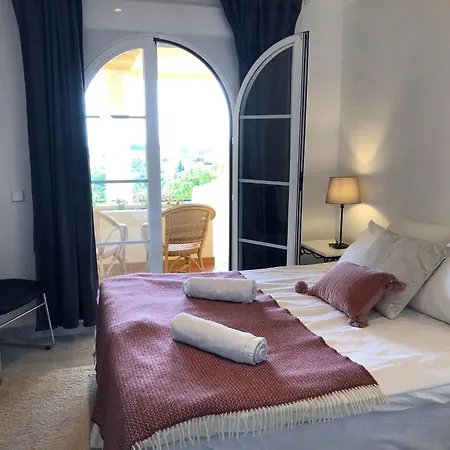Apartment 2-bed - Sea View - 10m From Puerto Banus Marbella